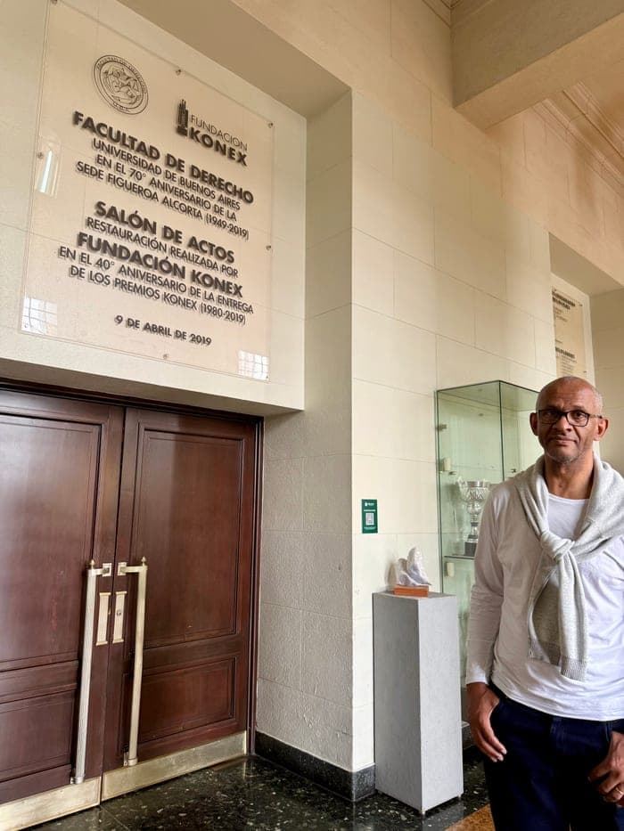 Marcelo na Facultad de Derecho, em Buenos Aires